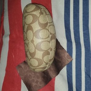 Coach XL Sunglasses case with Coach cleaning cloth